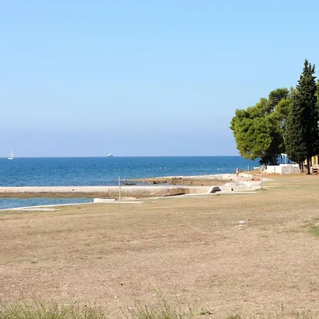 Apartamento With A Parking Space - 13359 Fažana