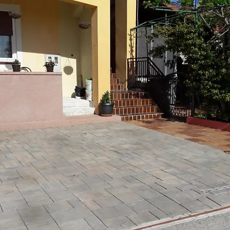 With A Parking Space - 13359 Fažana